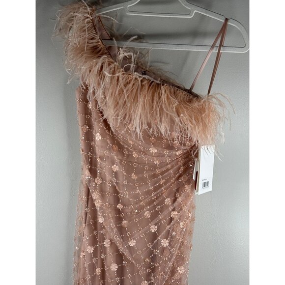 Mac Duggal 68139 Floral Sequin Ostrich Feather One-Shoulder Sheath Gown Size 4 - Picture 4 of 8